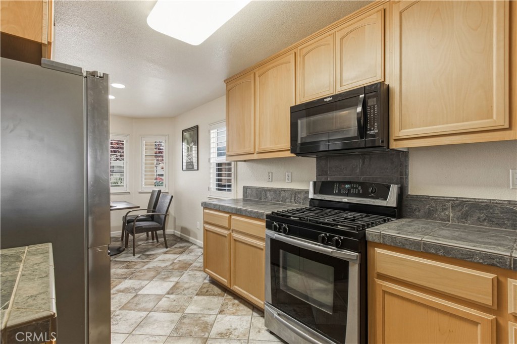 1525 La Sierra St, Merced, CA 95348