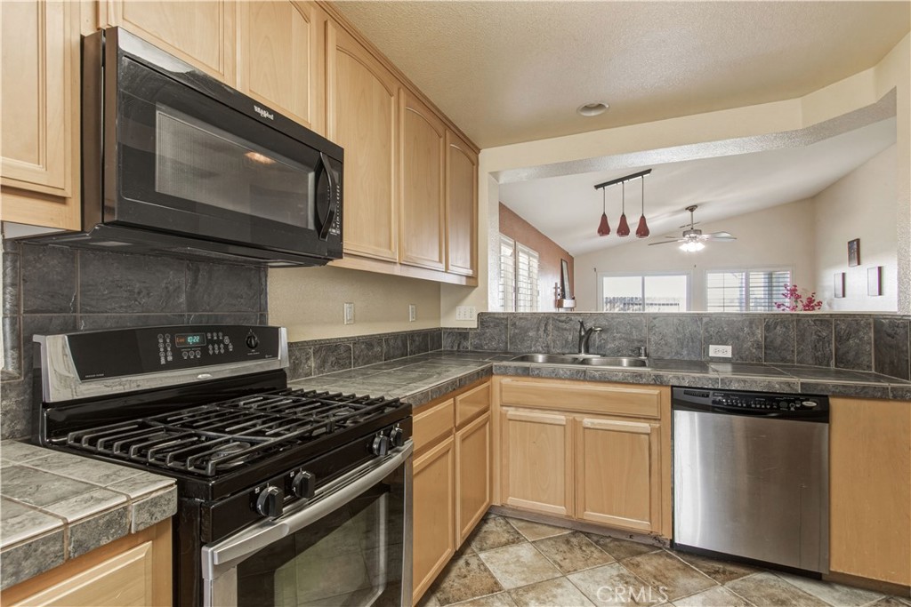 1525 La Sierra St, Merced, CA 95348