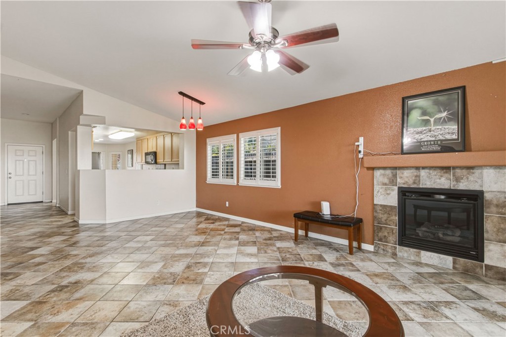 1525 La Sierra St, Merced, CA 95348