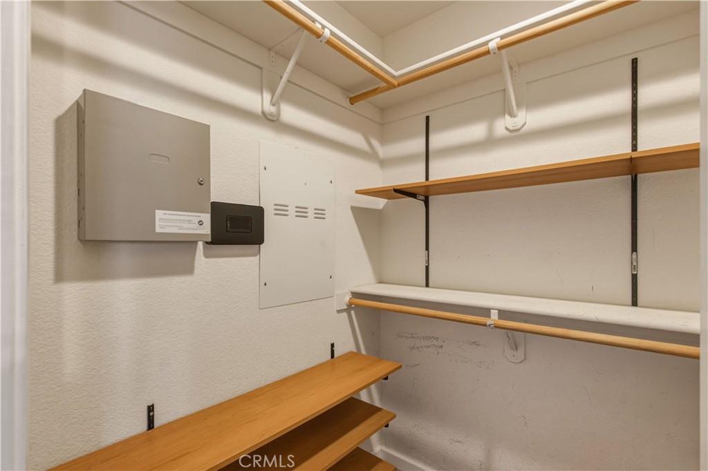 1525 La Sierra St, Merced, CA 95348