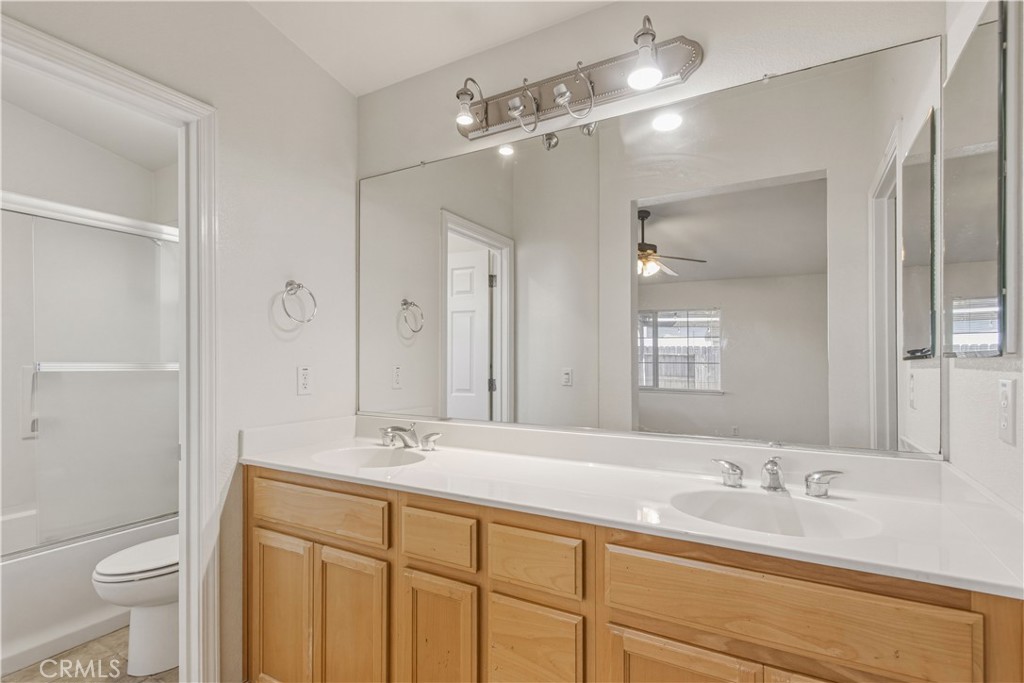 1525 La Sierra St, Merced, CA 95348