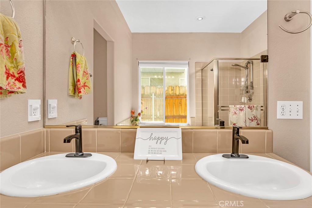 3877 Pintail Ct, Merced, CA 95340