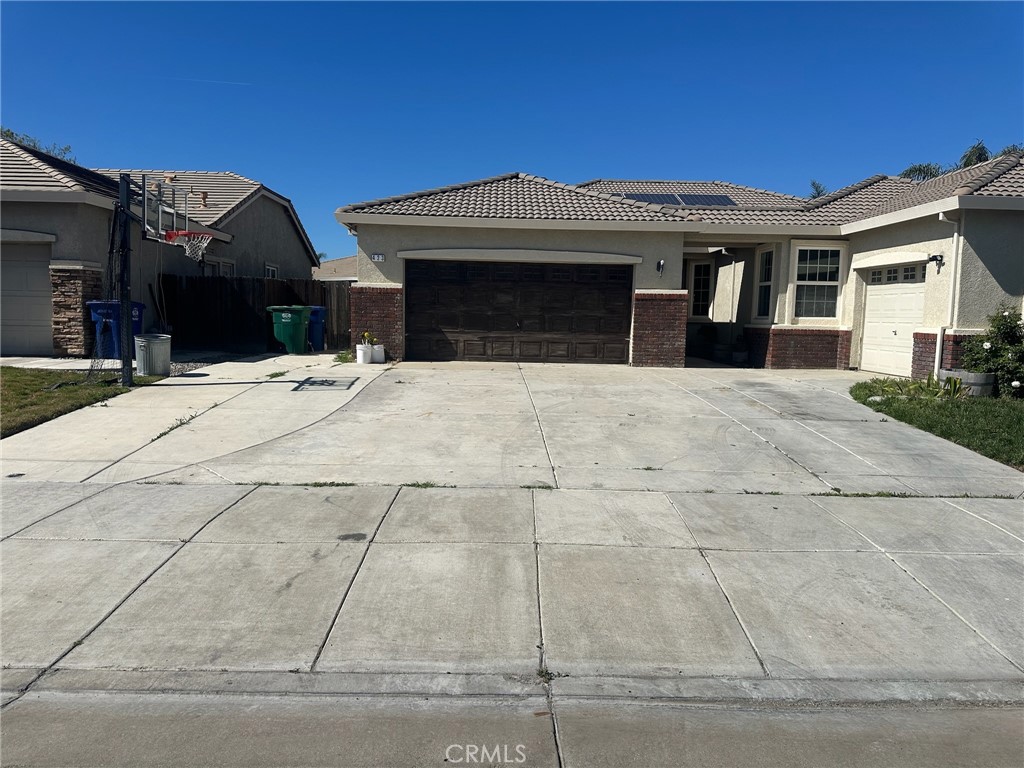 423 Pisa St, Los Banos, CA 93635