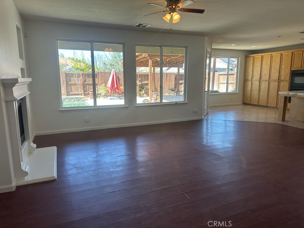 423 Pisa St, Los Banos, CA 93635