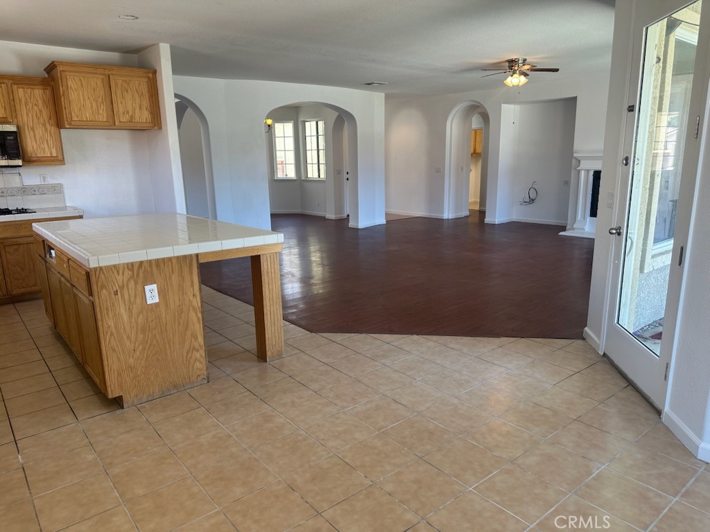 423 Pisa St, Los Banos, CA 93635