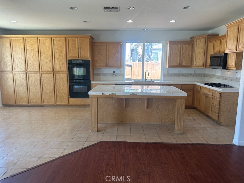 423 Pisa St, Los Banos, CA 93635