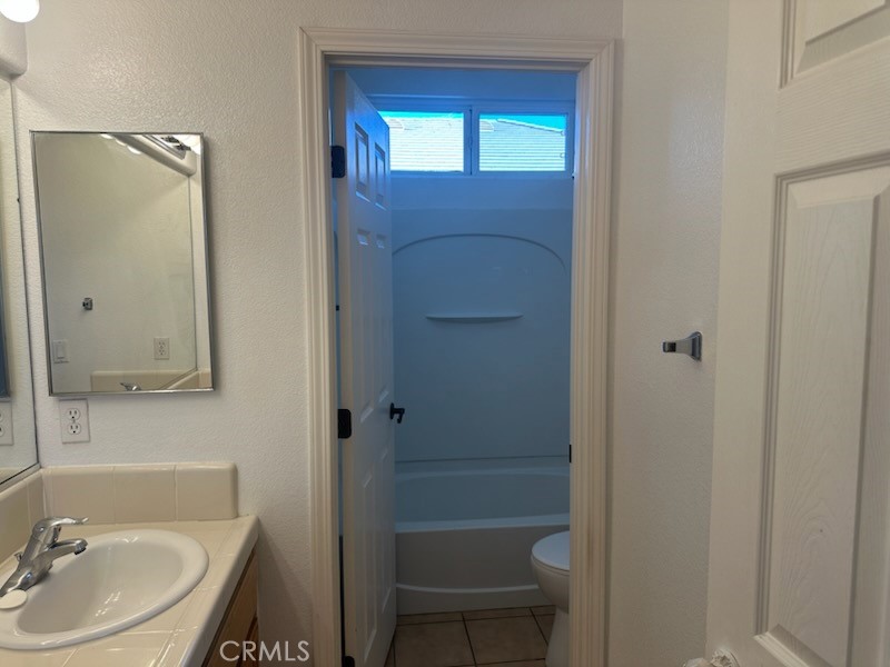 423 Pisa St, Los Banos, CA 93635