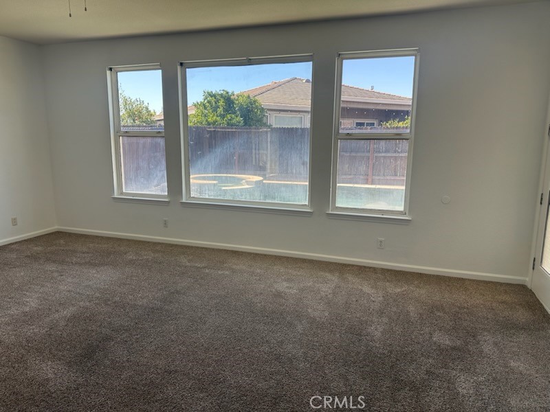 423 Pisa St, Los Banos, CA 93635