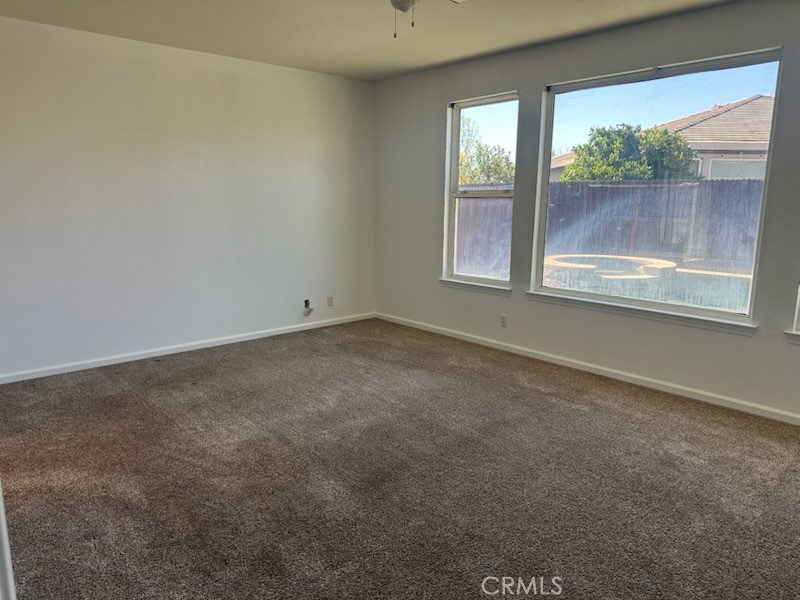 423 Pisa St, Los Banos, CA 93635