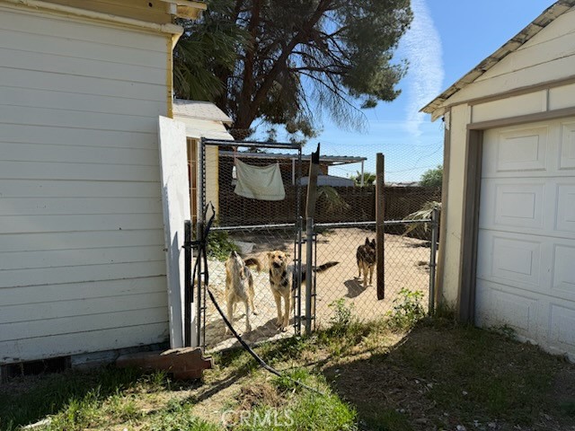 672 E Tache, Coalinga, CA 93210