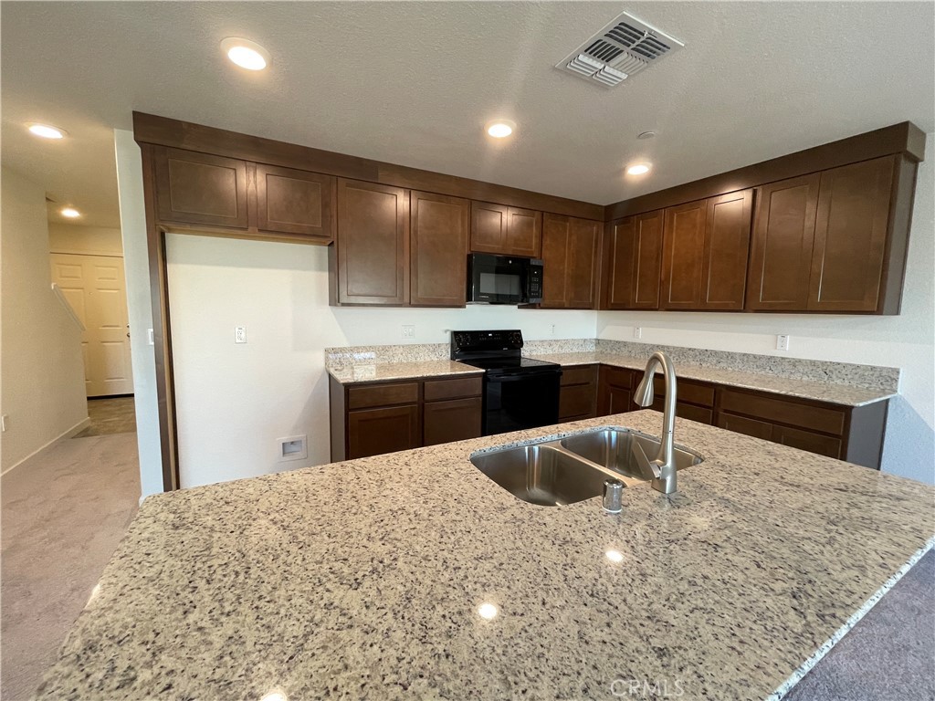 762 Stone Ridge East Ave, Merced, CA 95341