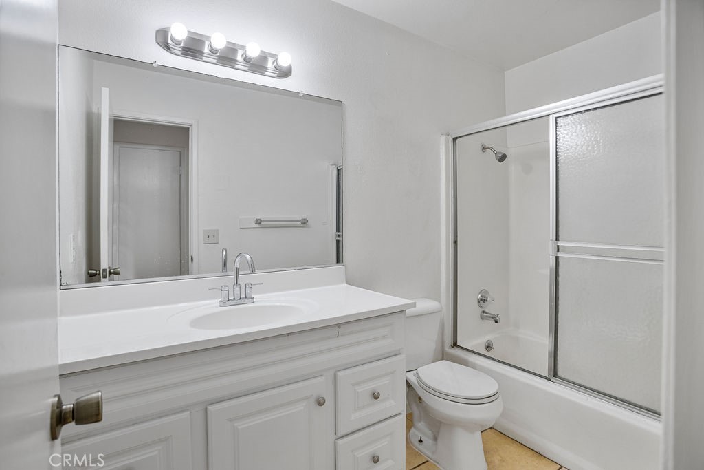 3360 R, Merced, CA 95348