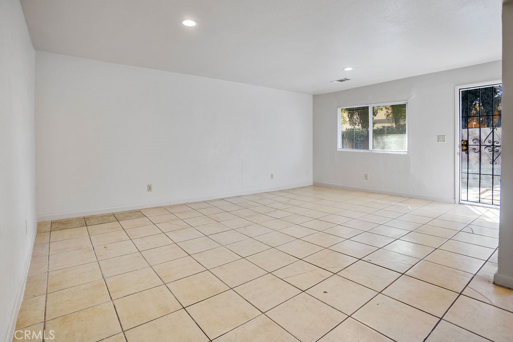 3360 R, Merced, CA 95348