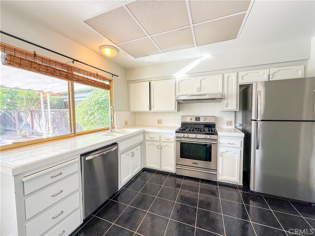 2933 Crestwood Ct, Merced, CA 95348