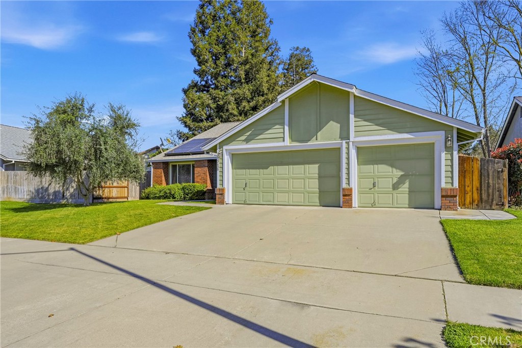 3438 Tres Logos Dr, Merced, CA 95348