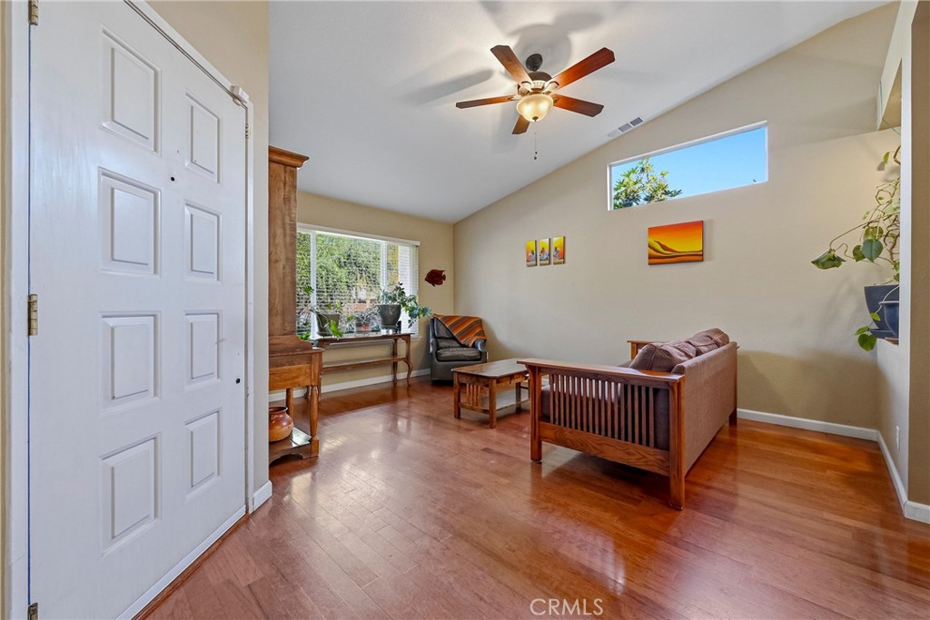 3438 Tres Logos Dr, Merced, CA 95348