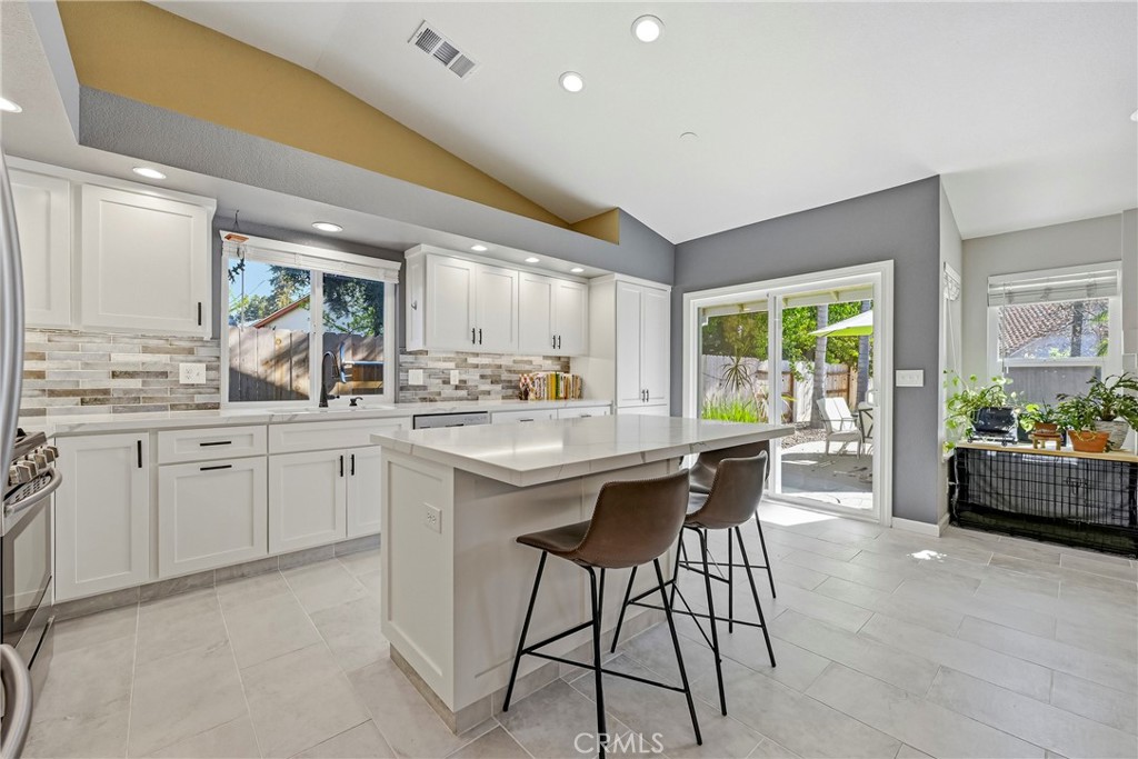 3438 Tres Logos Dr, Merced, CA 95348