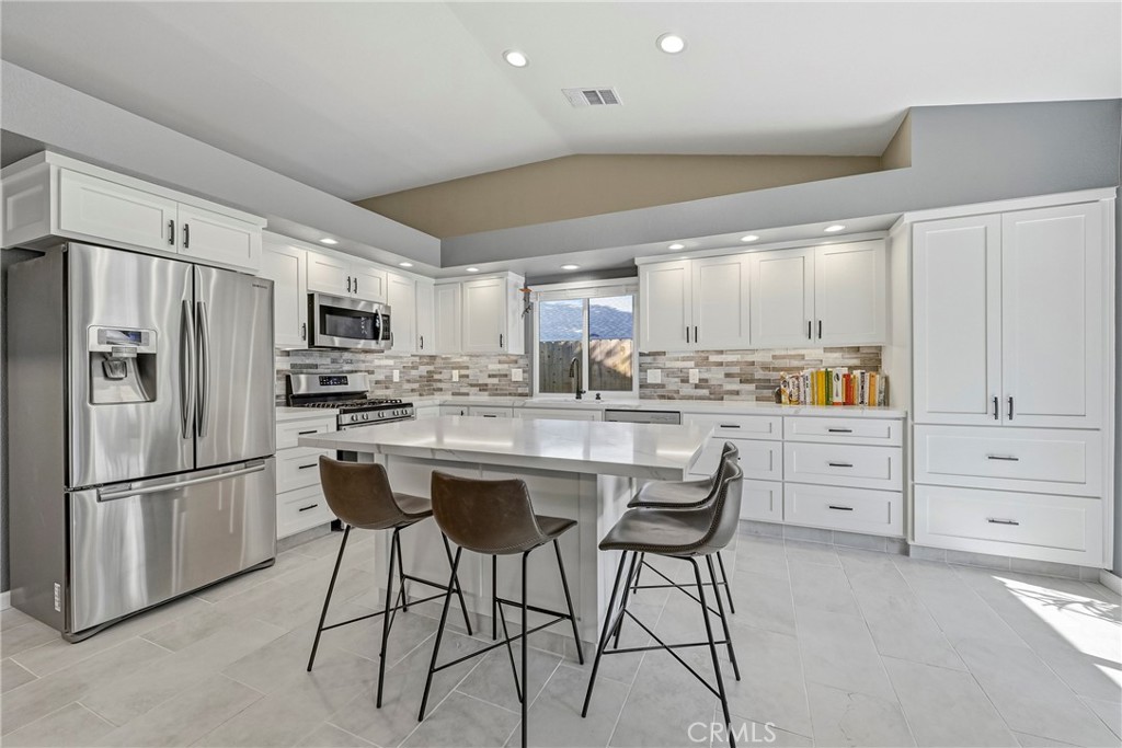 3438 Tres Logos Dr, Merced, CA 95348