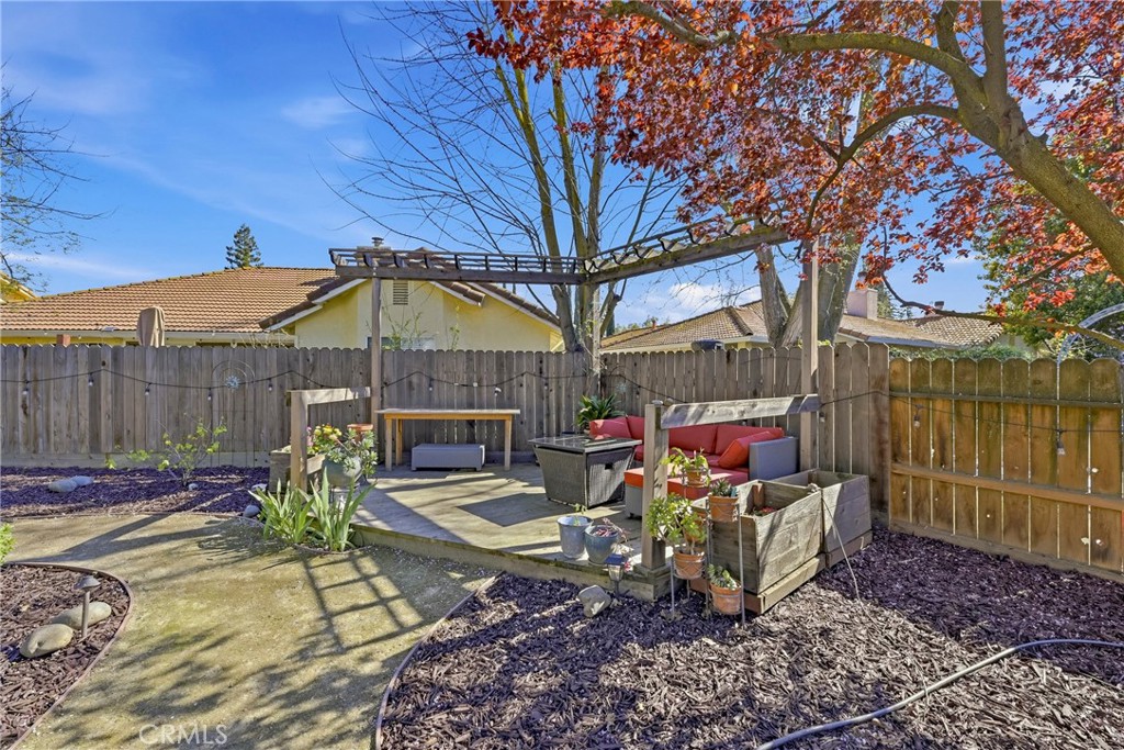 3438 Tres Logos Dr, Merced, CA 95348