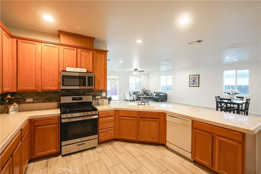 7411 Louise, Winton, CA 95388