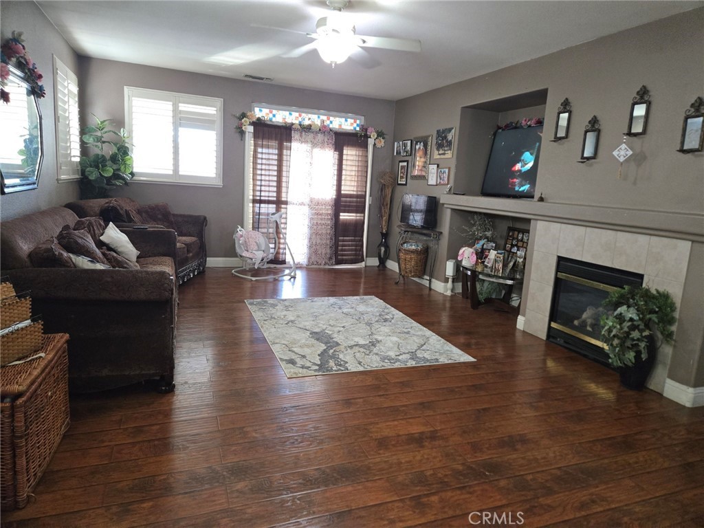 435 Petunia Ct, Merced, CA 95341