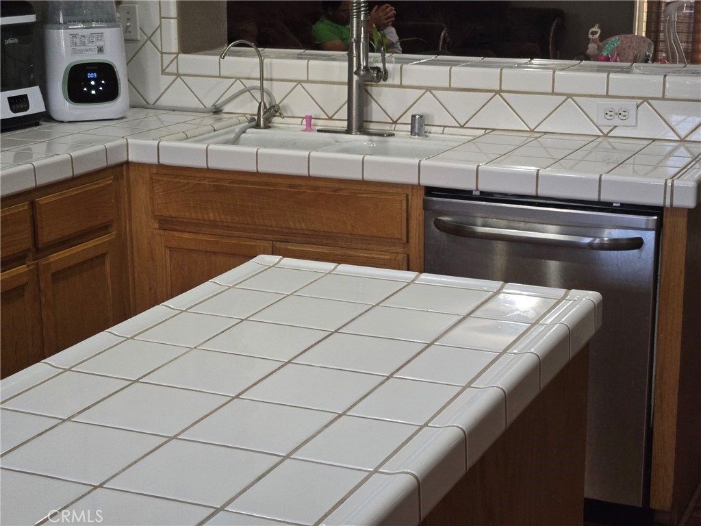 435 Petunia Ct, Merced, CA 95341