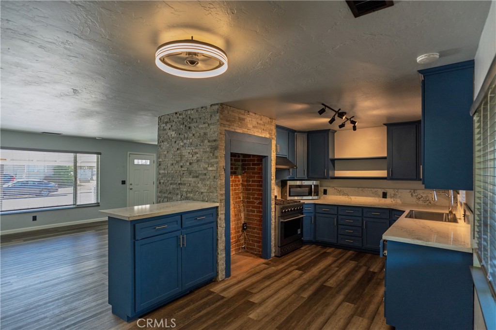 27 Emerald Dr, Merced, CA 95340