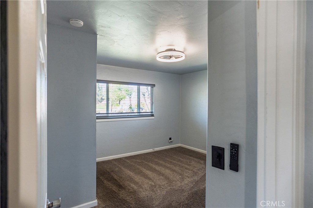 27 Emerald Dr, Merced, CA 95340