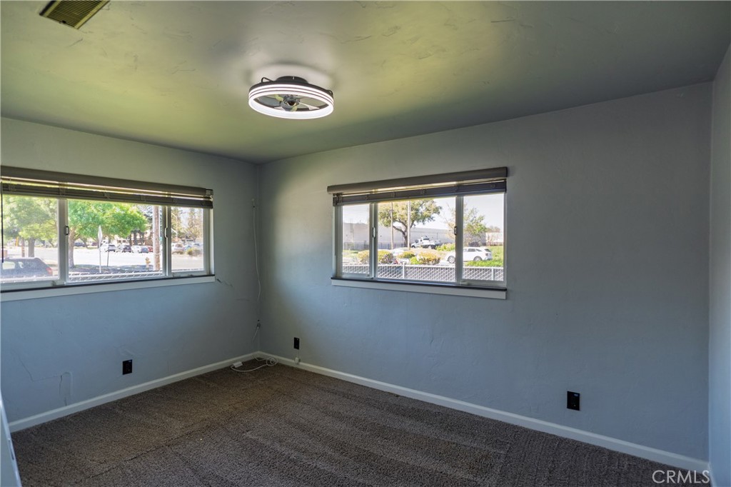 27 Emerald Dr, Merced, CA 95340