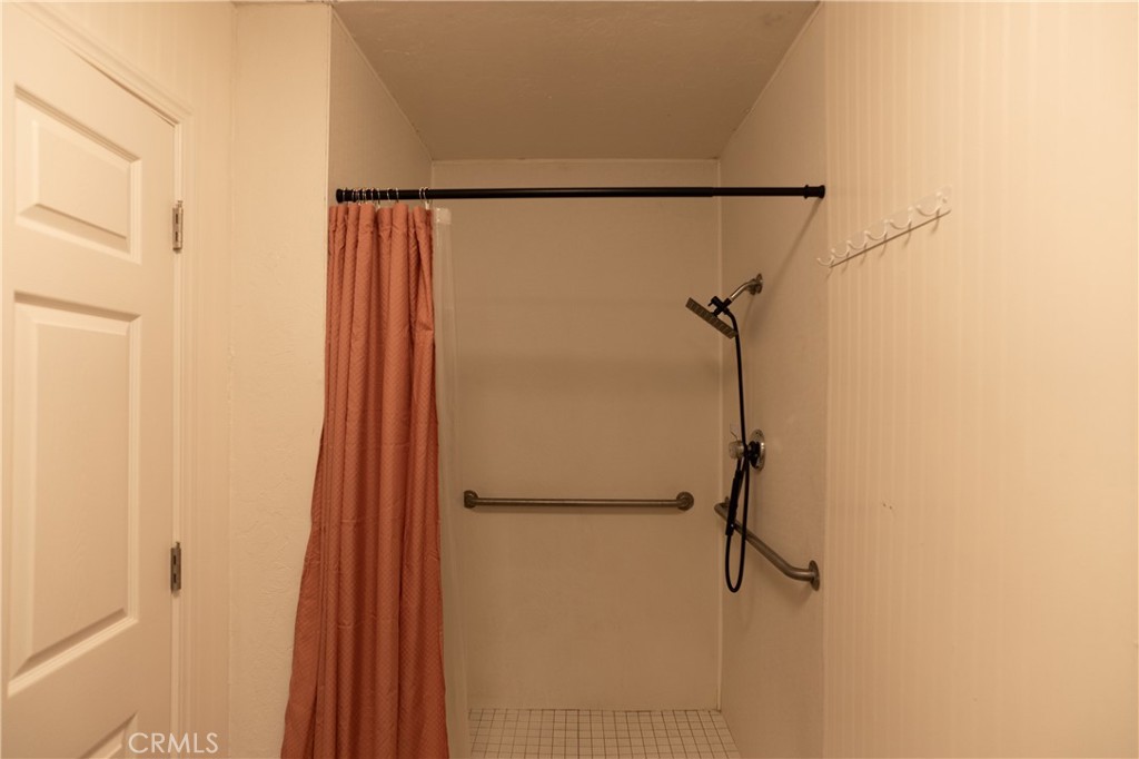 27 Emerald Dr, Merced, CA 95340