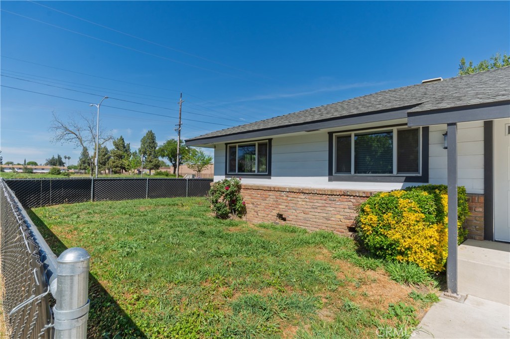 27 Emerald Dr, Merced, CA 95340