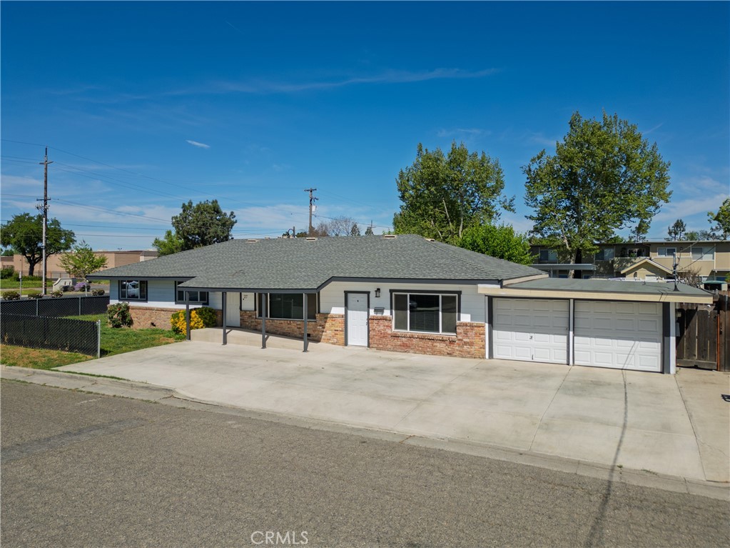 27 Emerald Dr, Merced, CA 95340