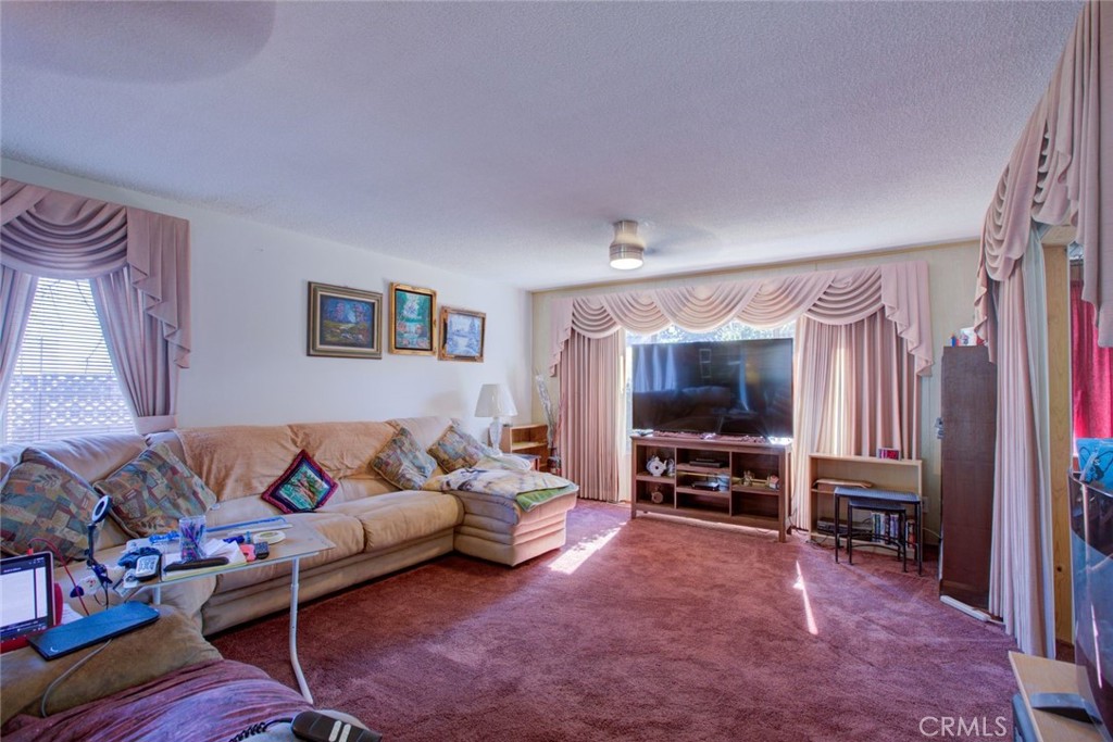 16067 Acacia, Delhi, CA 95315