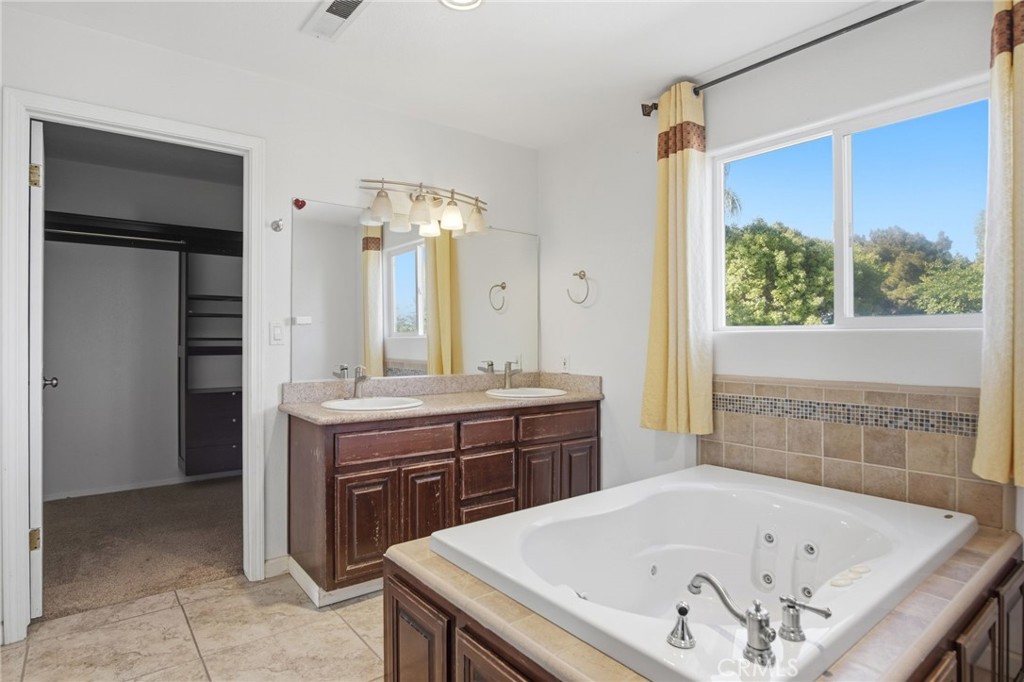 4316 Buckeye Ln, Atwater, CA 95301