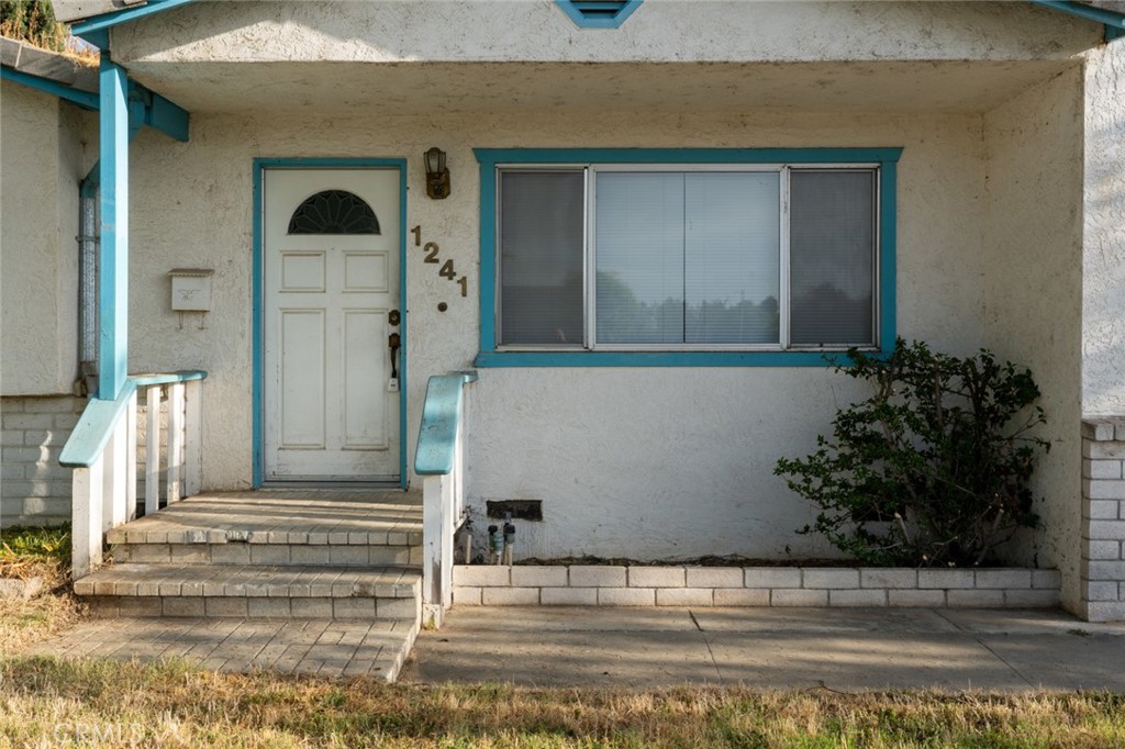 1241 G St, Livingston, CA 95334