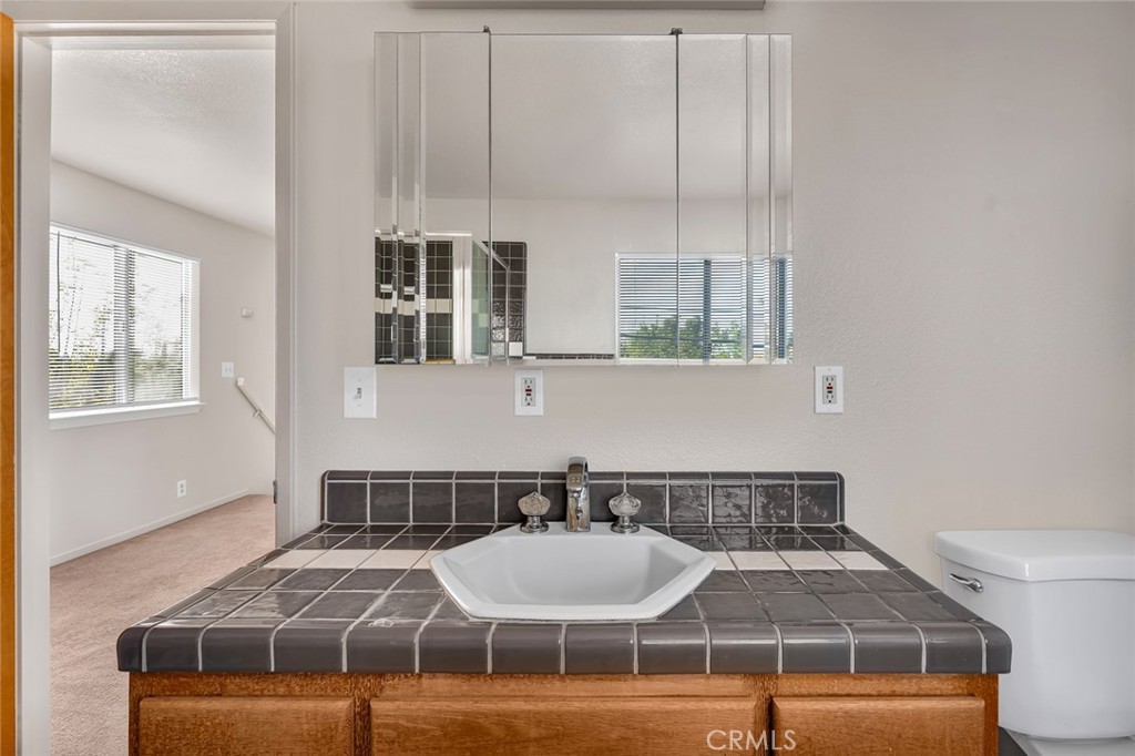 1241 G St, Livingston, CA 95334