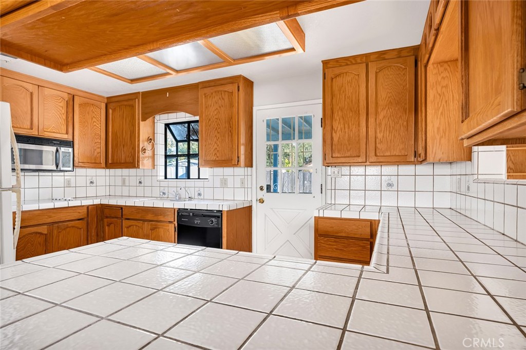 1241 G St, Livingston, CA 95334