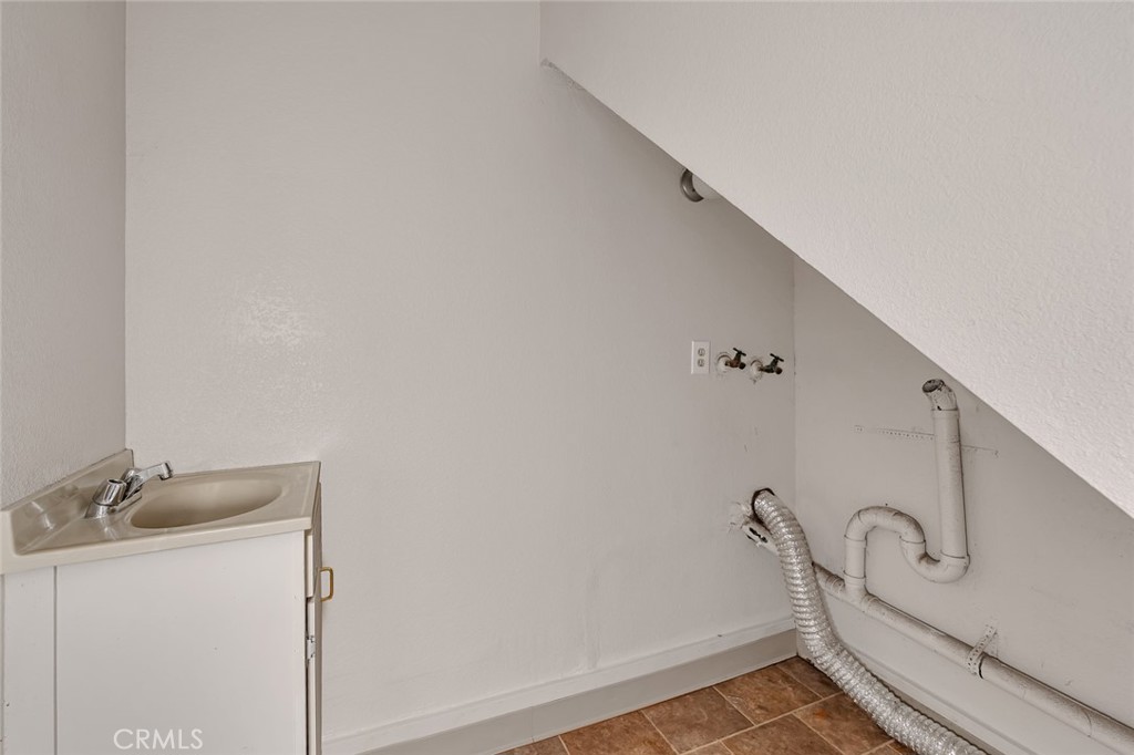 1241 G St, Livingston, CA 95334