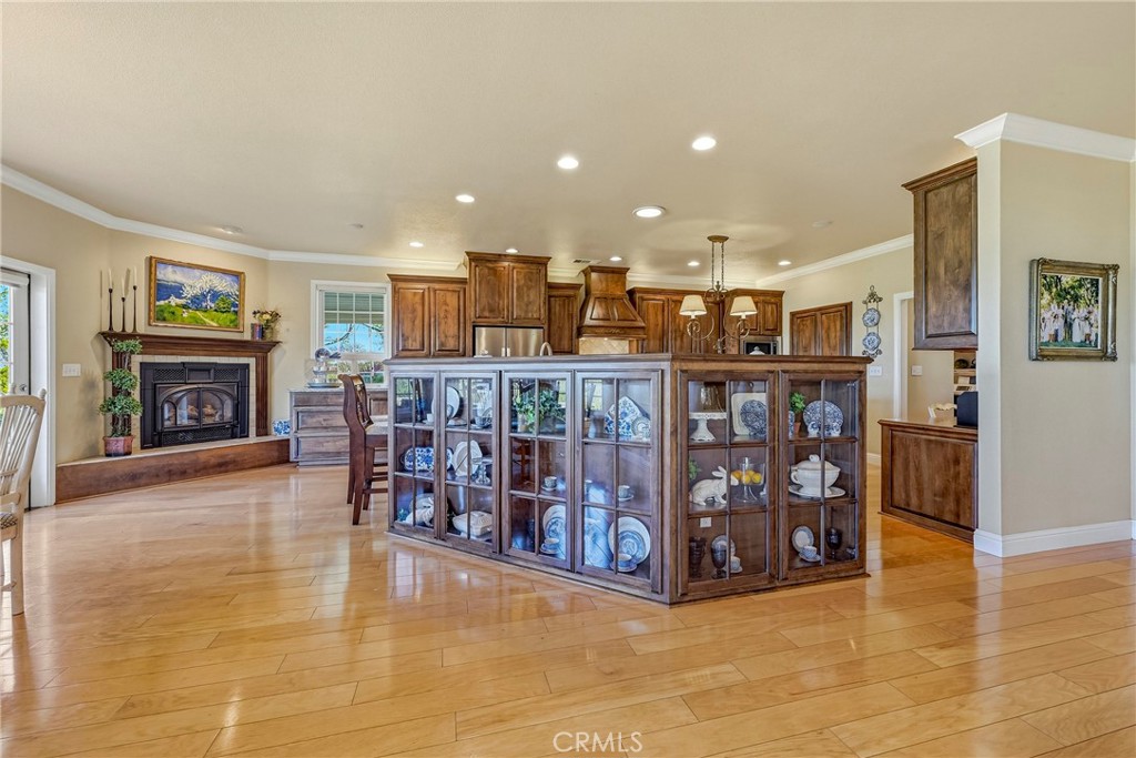 11126 Livingston Cressey Rd, Livingston, CA 95334