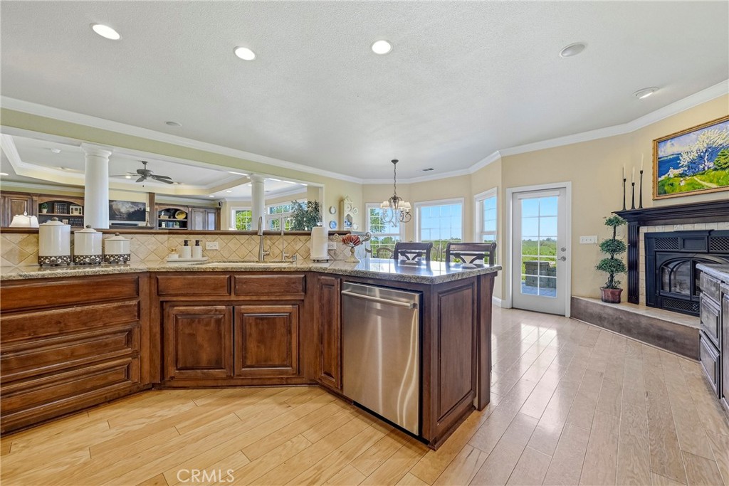 11126 Livingston Cressey Rd, Livingston, CA 95334