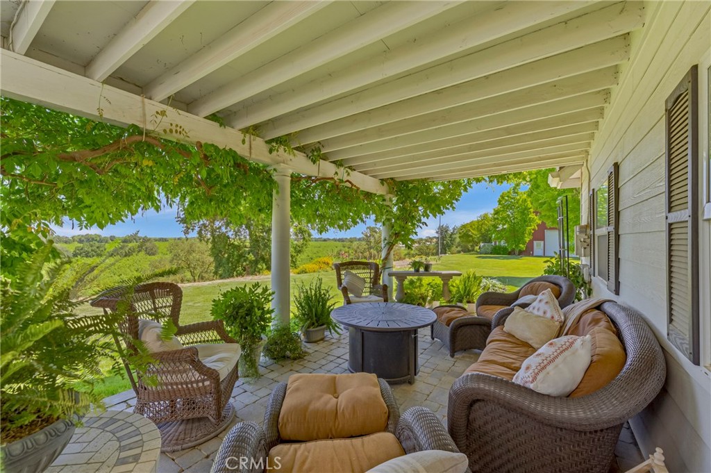 11126 Livingston Cressey Rd, Livingston, CA 95334