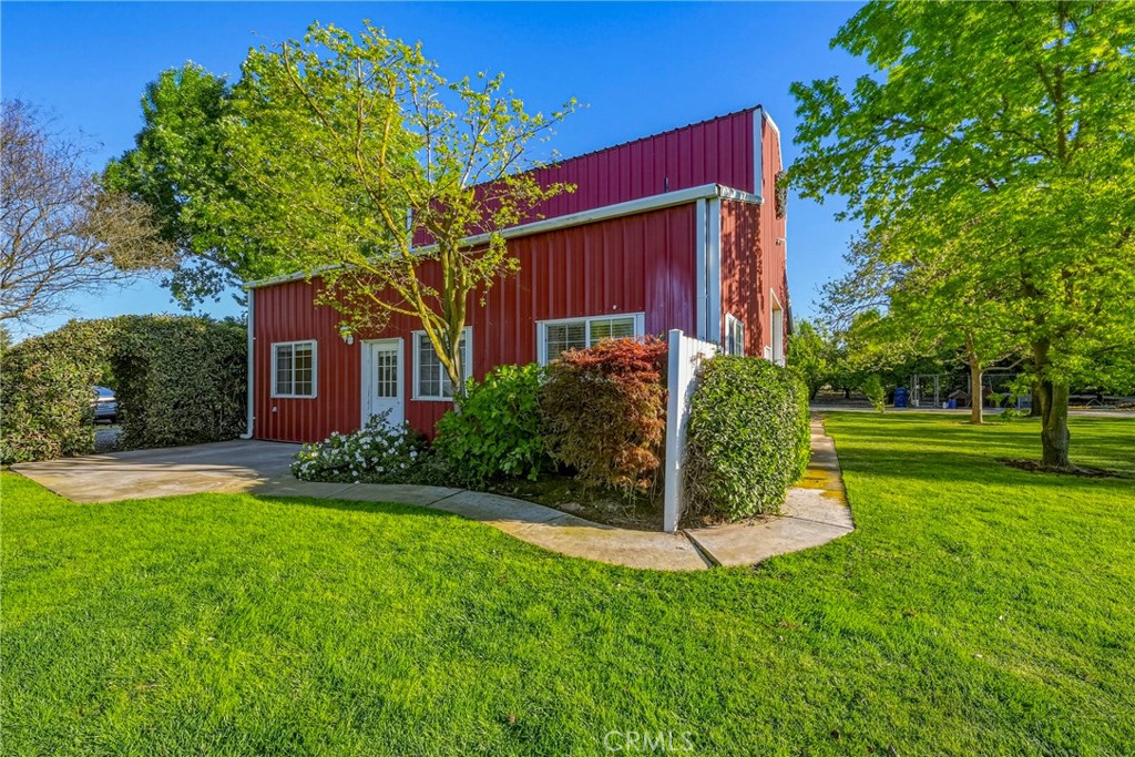 11126 Livingston Cressey Rd, Livingston, CA 95334