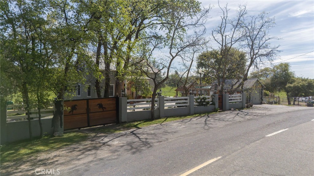 16561 Jacksonville, Jamestown, CA 95327