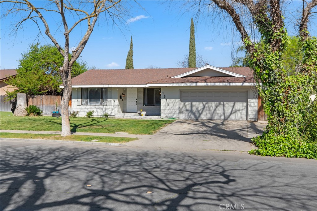 1975 E Alexander, Merced, CA 95340