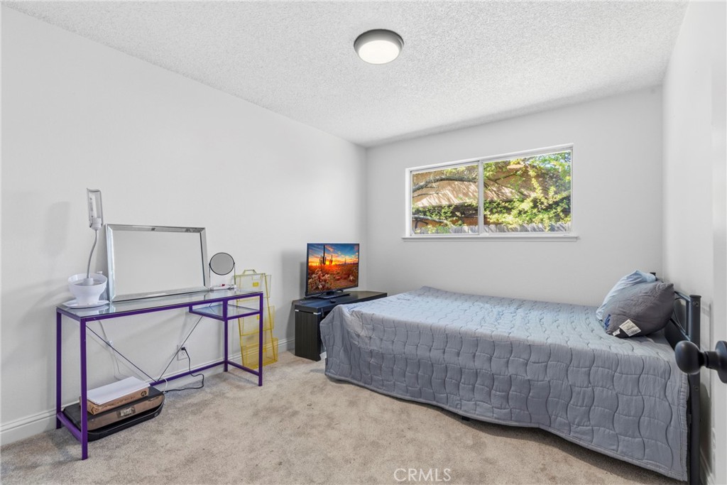 1975 E Alexander, Merced, CA 95340