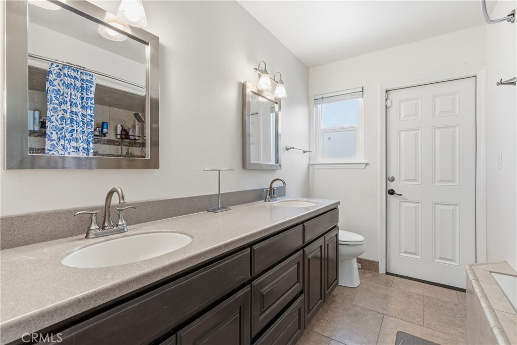 1975 E Alexander, Merced, CA 95340