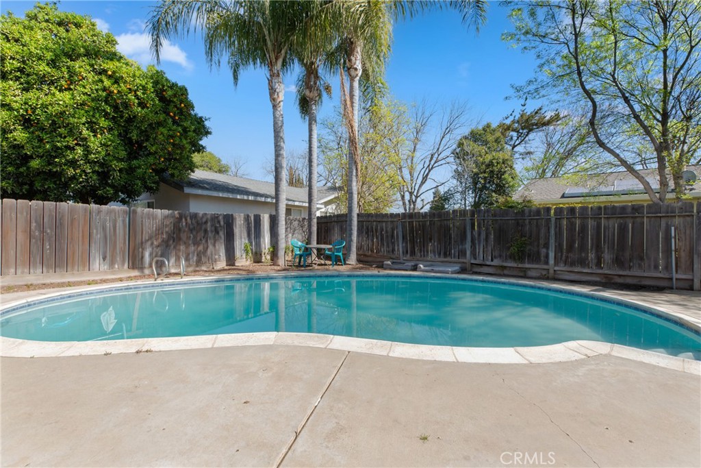 1975 E Alexander, Merced, CA 95340