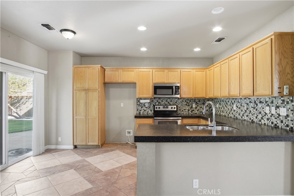 2213 Lionudakis Ct, Modesto, CA 95355