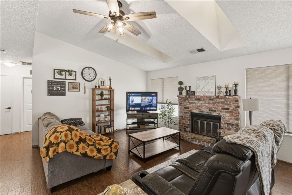 1418 Nut Tree, Livingston, CA 95334