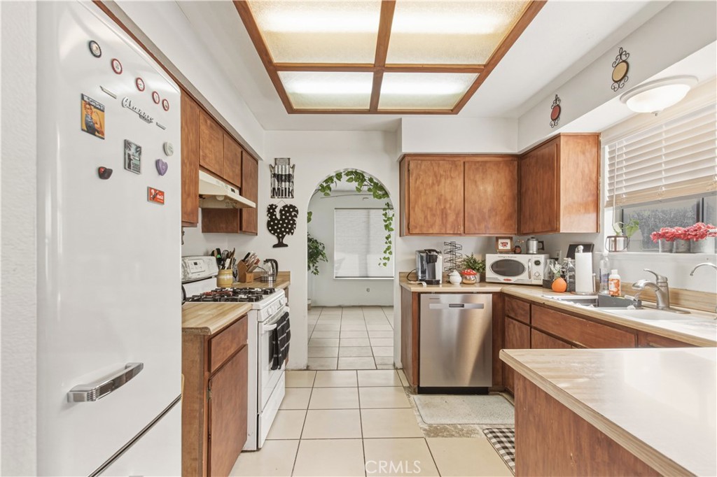 1418 Nut Tree, Livingston, CA 95334
